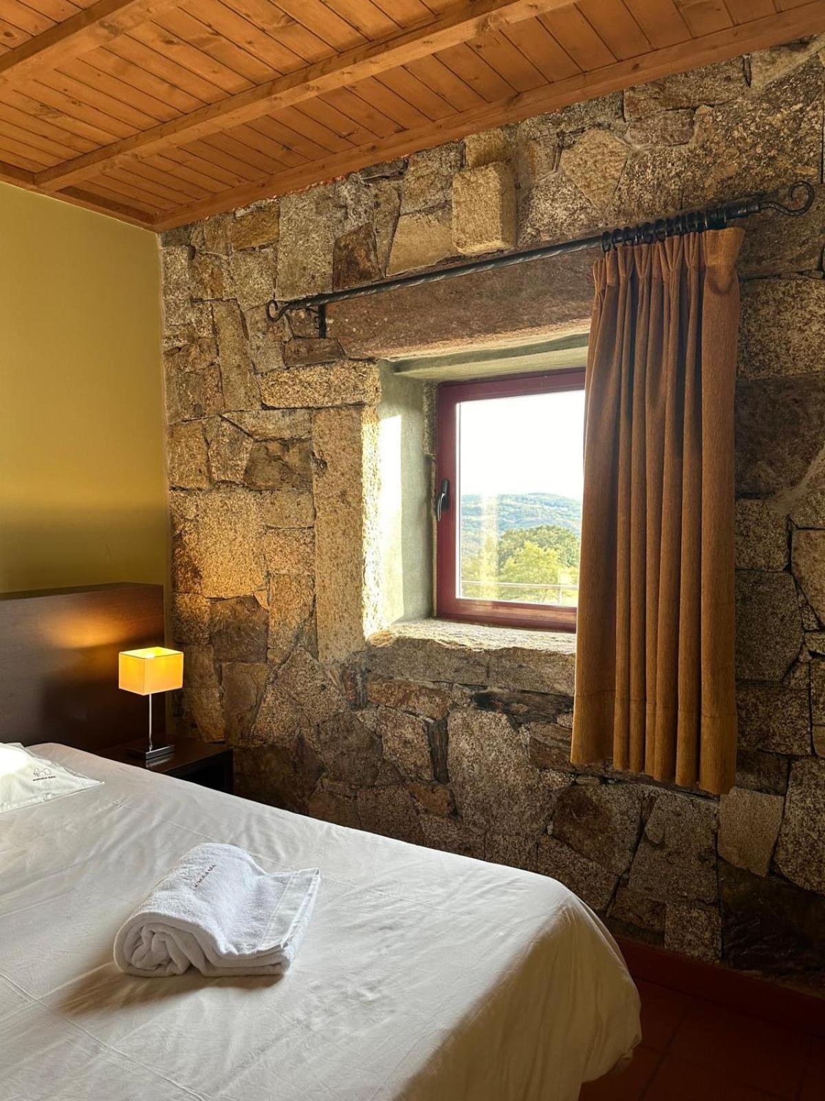 Casa Entre-Palheiros E Casa Do Canastro Montalegre Ngoại thất bức ảnh