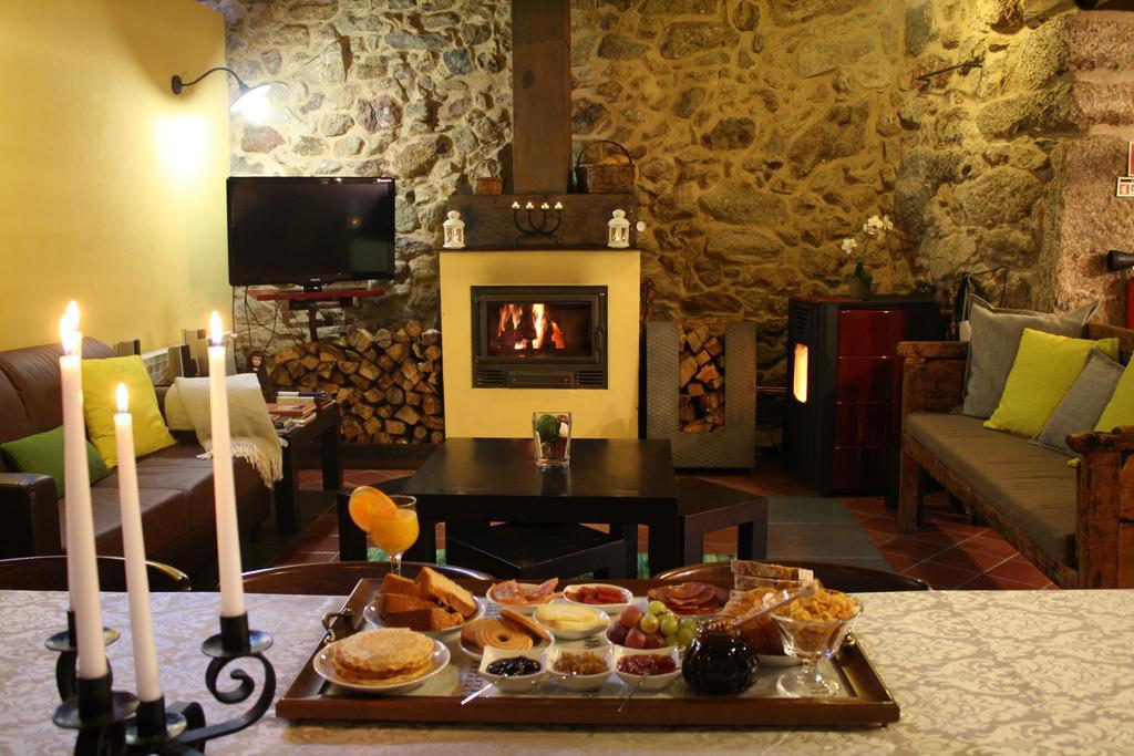 Casa Entre-Palheiros E Casa Do Canastro Montalegre Ngoại thất bức ảnh